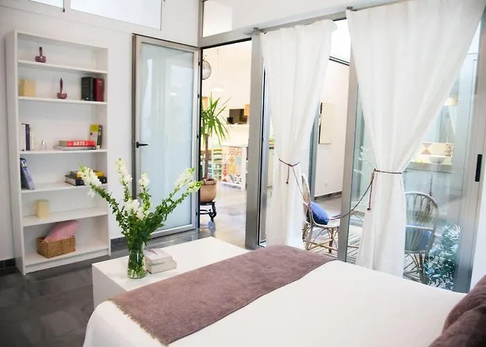 Beautiful Silent Apartment Private Parking